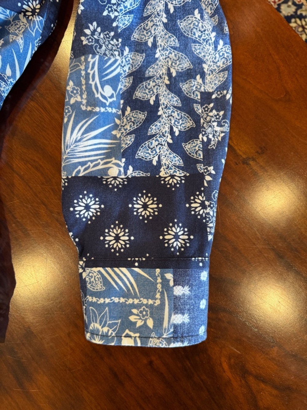 NWOT Tommy Bahama Navy and White Tropical Print Long Sleeve Shirt Never Worn!! - Picture 4 of 8